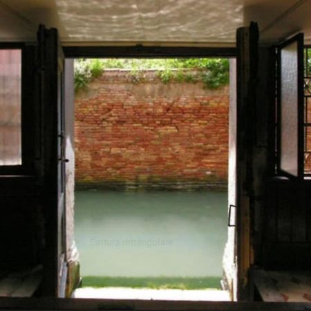 Walk On The Water ✧ 5 Minutes To Rialto Bridge Appartement Venetië Buitenkant foto