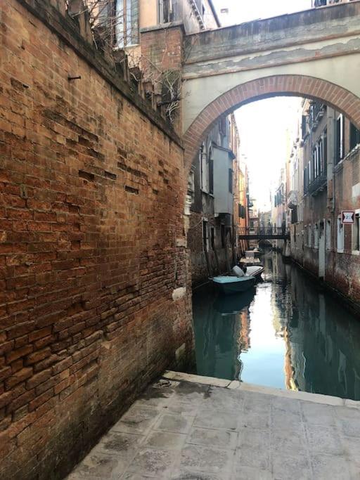Walk On The Water ✧ 5 Minutes To Rialto Bridge Appartement Venetië Buitenkant foto