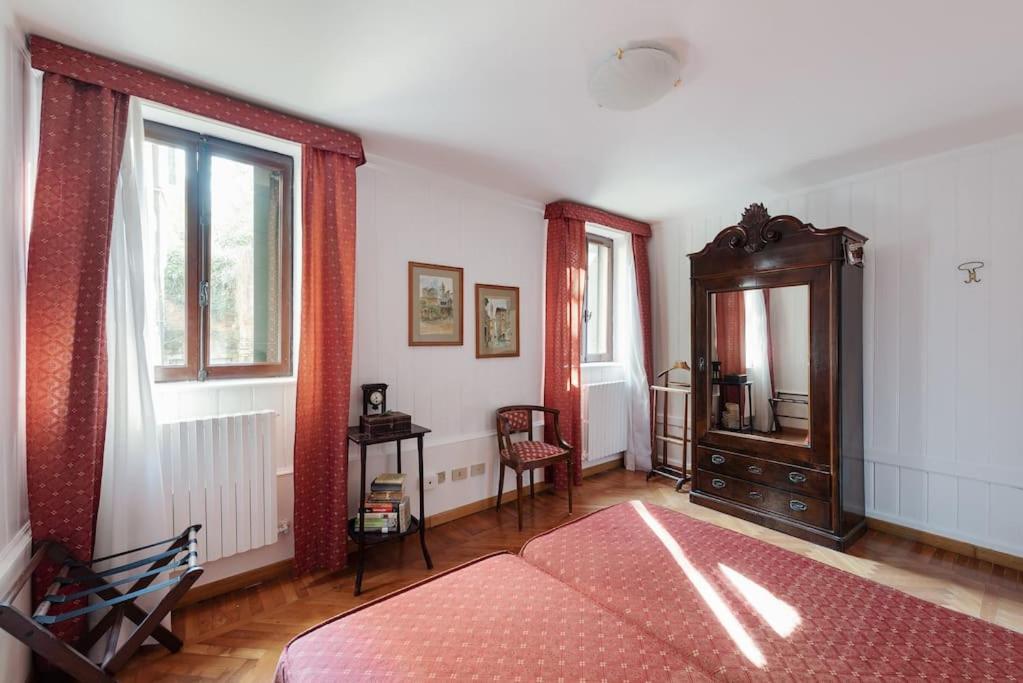 Walk On The Water ✧ 5 Minutes To Rialto Bridge Appartement Venetië Buitenkant foto