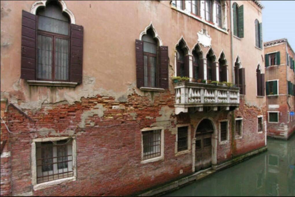 Walk On The Water ✧ 5 Minutes To Rialto Bridge Appartement Venetië Buitenkant foto